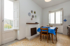 Spacious apartment in Ceraso with mountain view